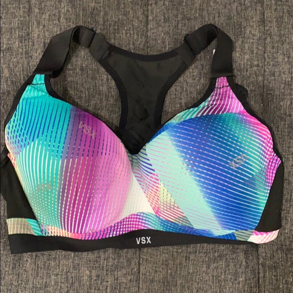 Victoria's Secret Incredible sports bra 36D
